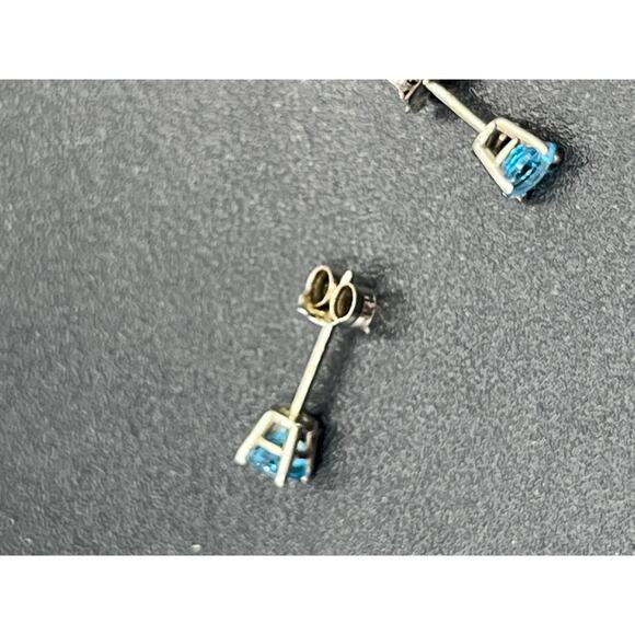 LGL Leer Gem Ltd 14k White Gold Blue Topaz Checkerboard Cut Stud Earrings .60 g - Picture 12 of 12